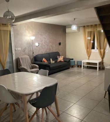 Maison tout confort 6 personnes wifi parking