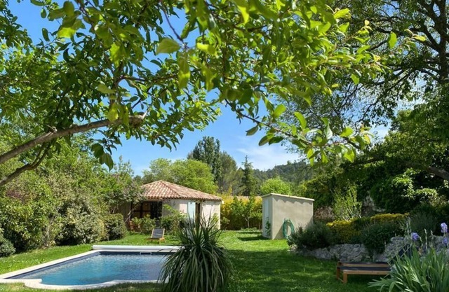 Maisonnette Indépendante Avec Piscine Dans la Campagne Aixoise