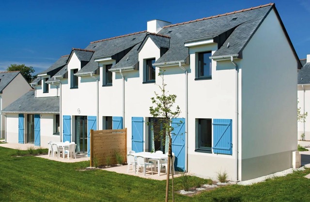 Maisonnette à côté du golf + piscine chauffée