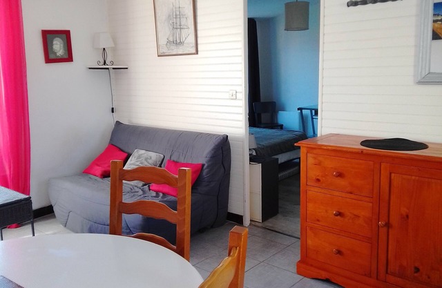 Maisonnette DE Ville Proche Grande Plage Pour 2 A 4 Voyageurs