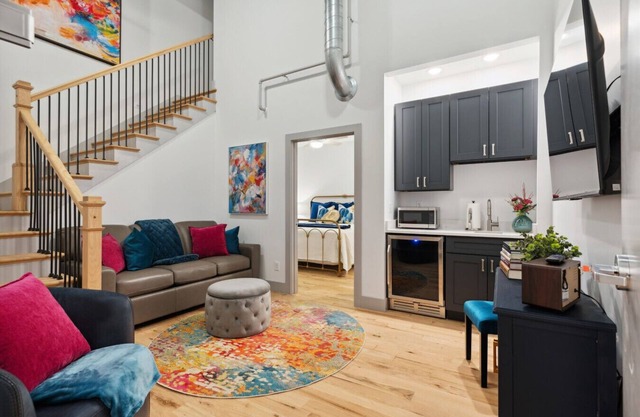 Majestic Lofts #602 - In Printers Alley! 2.5 Blocks From Broadway!