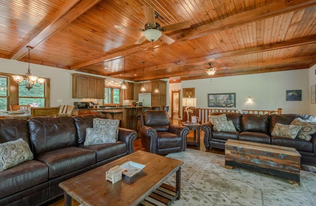 Majestic Mountain Hideaway