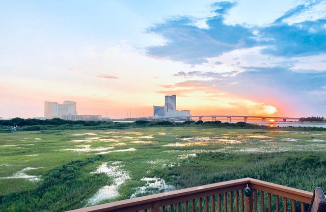MAJESTIC OCEAN AND BAY VIEW, CLOSE TO THE BEACH!