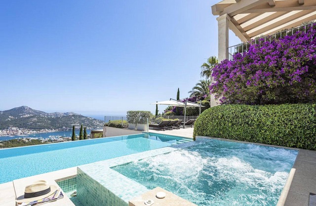 Majestic villa with harbour views