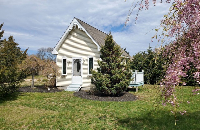 Make Lasting Memories In This Adorable Vineyard Cottage!