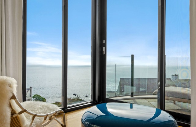 Malibu Oceanview Villa. Only Steps to the Beach!