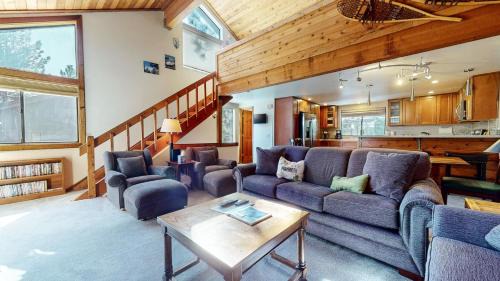 Mammoth Sierra Townhomes #38 condo