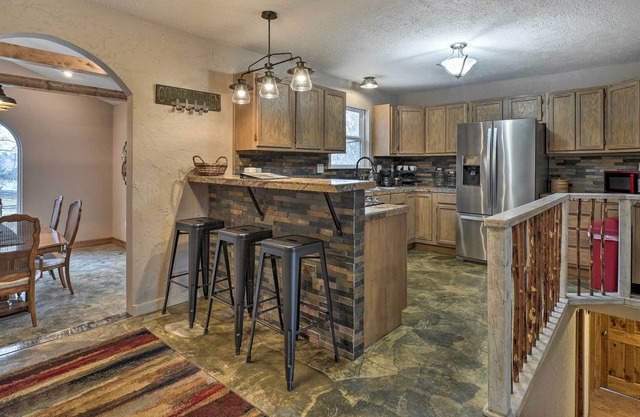Mammoth Spring Home < 5 Mi to Saddler Falls!
