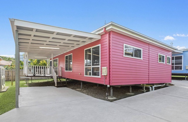 MANA, part of the Ohana Surf Bungalows (<5 minute walk to beach and shops).