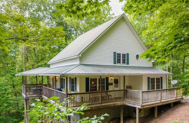 Manna House - Private Mountain Home in the Beautiful Smokies! Pet Friendly!