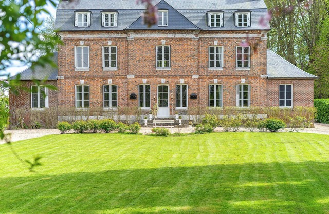 Manoir du Xviiième Siècle, Dans le Vexin Normand, à Proximité de Lyons-la-forêt