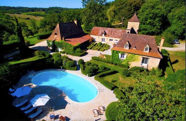 Manor of Quintefeuille/Tennis -exceptional estate for 12 people max