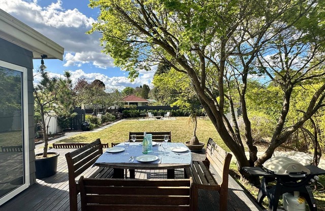 Maple Tree Cottage Bowral. Insta worthy! Cute Cottage for 4 guests.