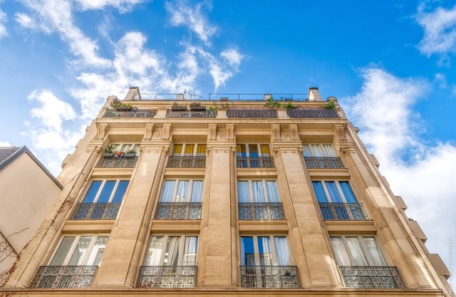 Marais - Montmorency 2bdr by B'Your Home