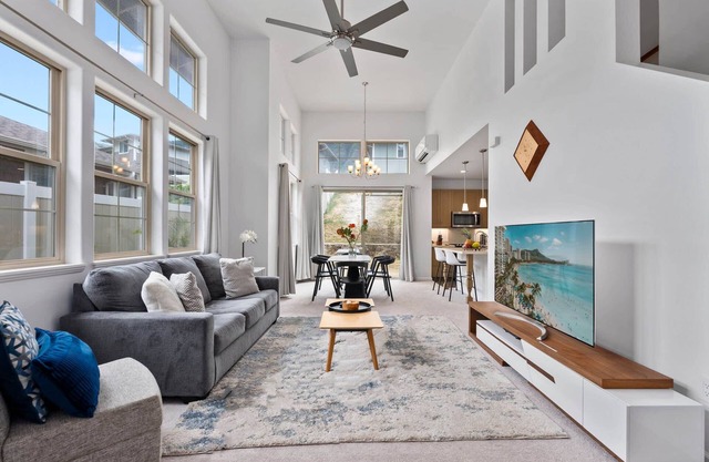 @Marbella Lane - Elegant 3BR w/Marvelous Views