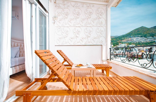 MARE MARIN BOUTIQUE HOTEL