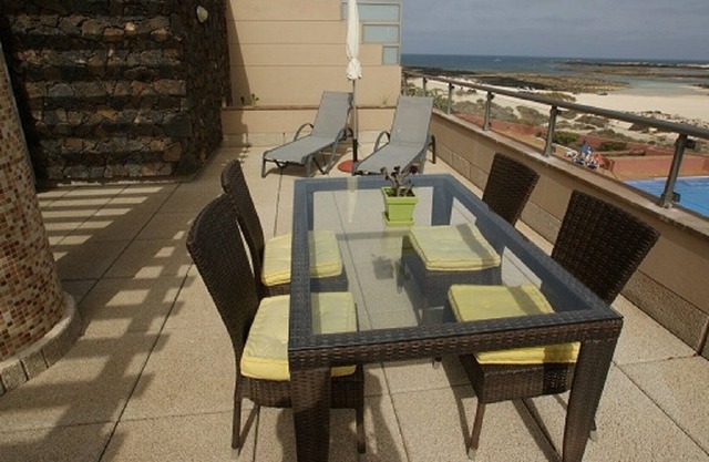Marfolin 27. El Cotillo, Fuerteventura. Beach front apartment with sea views
