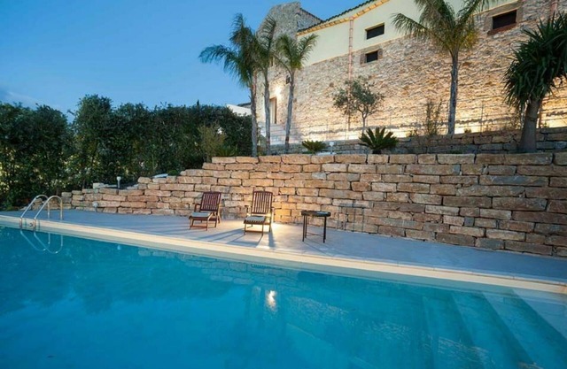 Marietta - Holiday Villa Rental in Buseto Palizzolo, Sicily