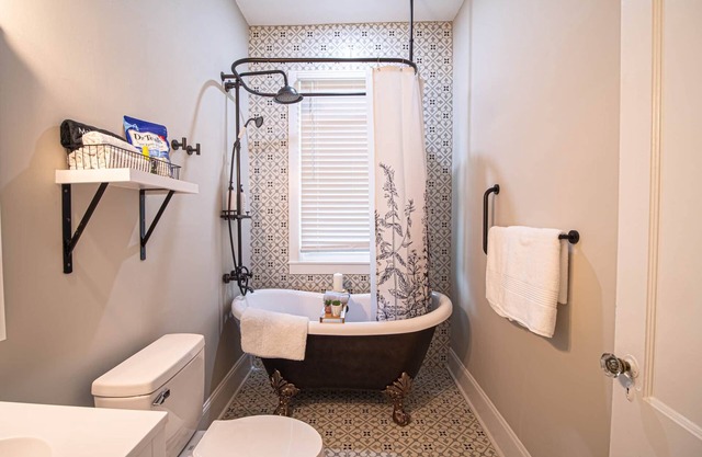 Marietta Square's Home Away!