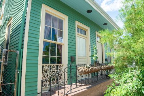 Marigny Cottage steps from Frenchmen St