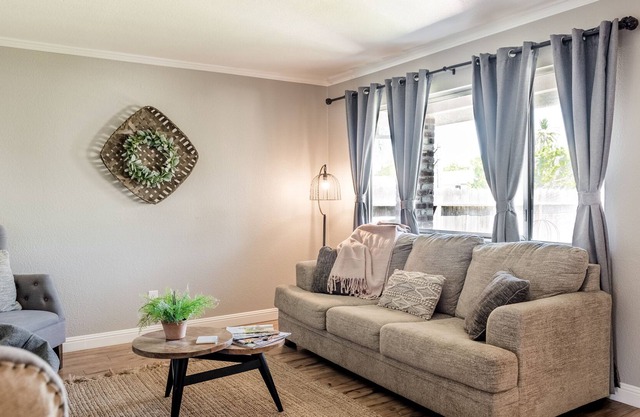Mariposa Cottage: Central to all things Lodi
