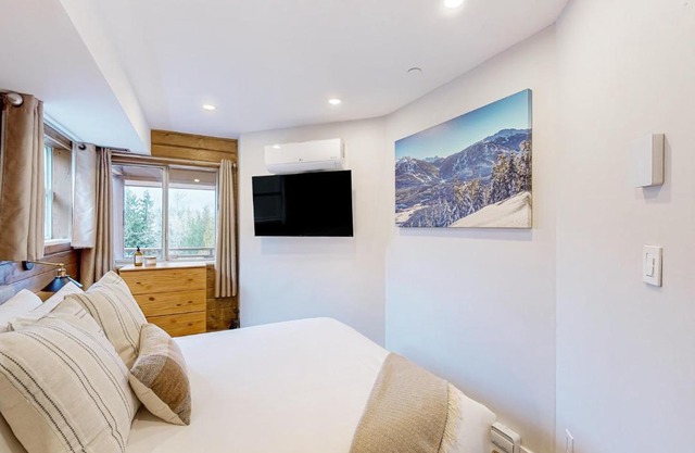 Marketplace Lodge 326