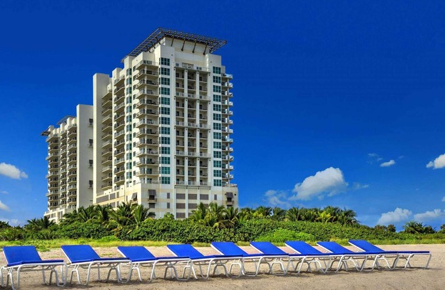 Marriott Oceana Palms - Luxurious 2-Bedoom - Beachfront resort - Family Friendly