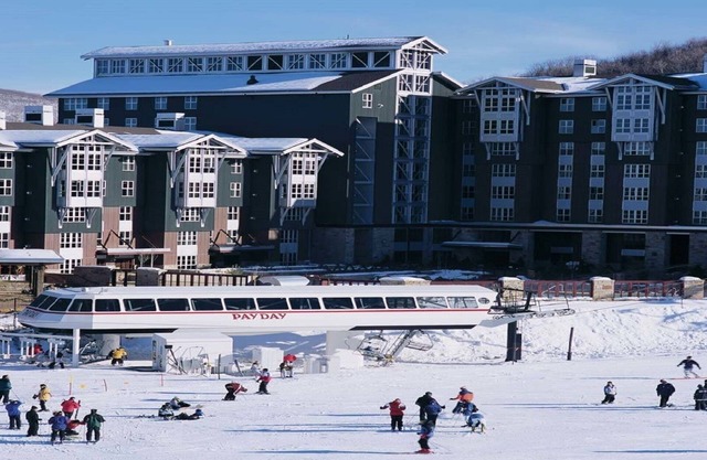 Marriott's Mountainside in/out skiing ,