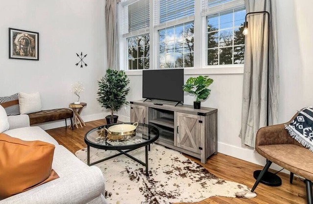 Mars Hill U/Asheville Modern condo @ Historic bldg