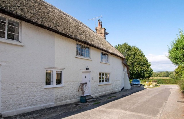 Martie Cottage - Three Bedroom House, Sleeps 5
