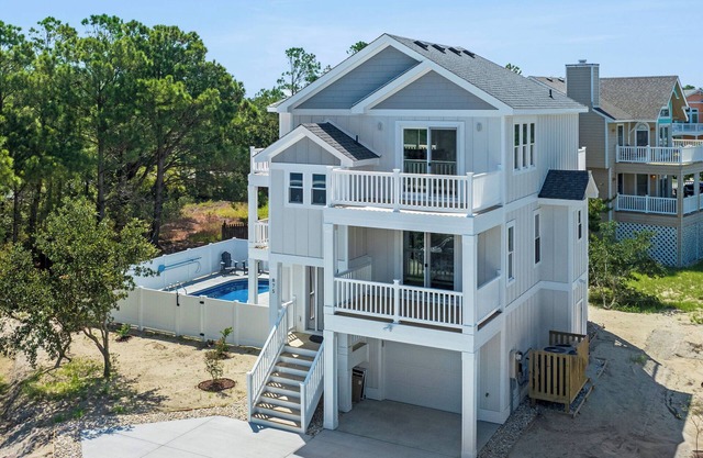 Martinis and Bikinis: New Build | Pool | Dogs OK | Hot Tub