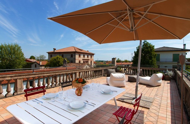 Marvellous apartment in a house on the canal near Padua and Venice