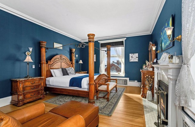 Mary & Josephine Suite w/Jacuzzi & Fireplace