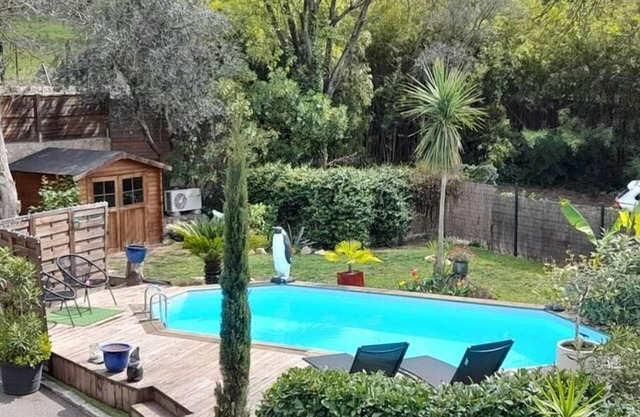 Mas de Caractère Avec Piscine