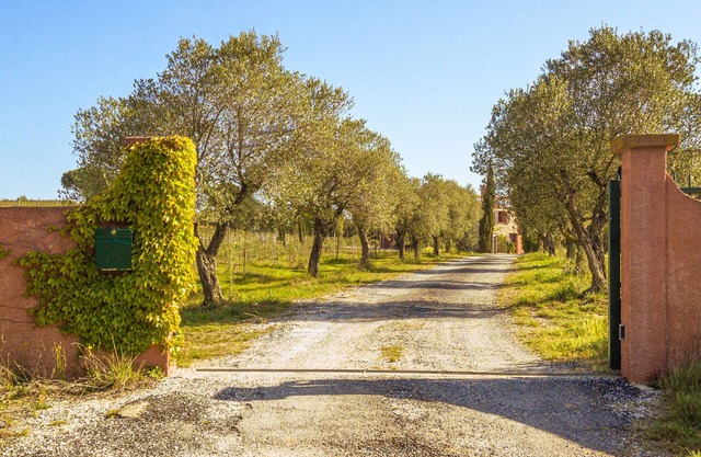 Mas in the heart of the vineyards