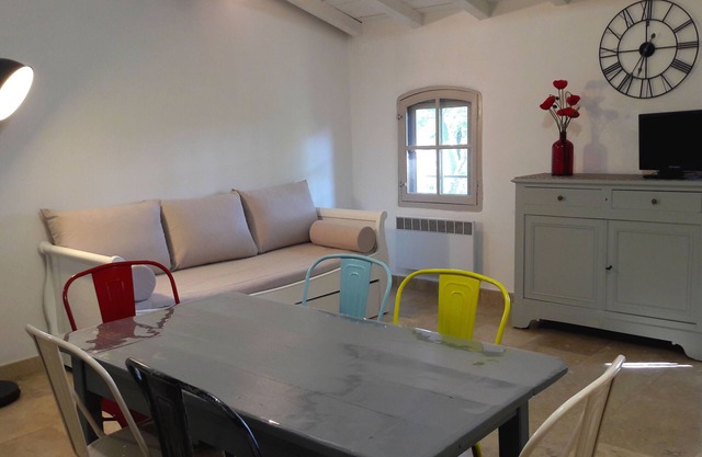 Mas Saint Roman in the Alpilles La Pichoulino