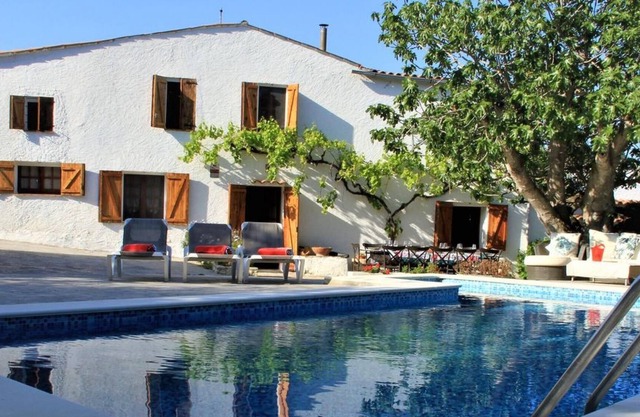 MASIA CAN MAGAN, IDEAL FOR FAMILIES WITH PRIVATE POOL, BBQ AND PLAYGROUND.