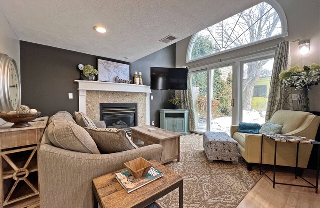 Mason Street Hideaway: Downtown Saugatuck, Dog Friendly, Parking, Fun