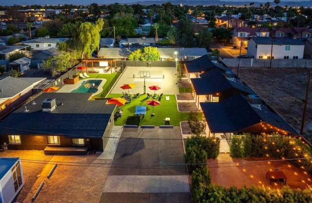 Massive Complex | Pickleball | Pool | Heated Pool