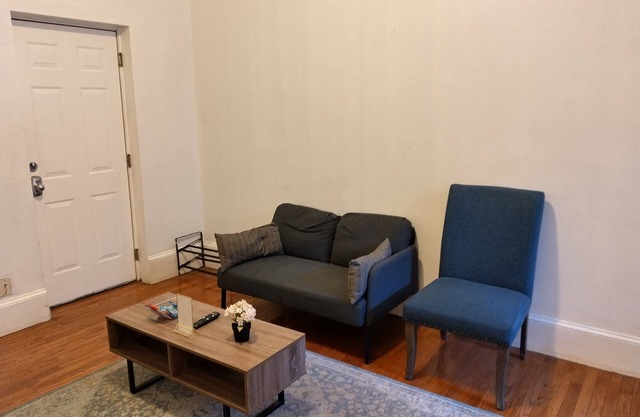 Master 1 bedroom - 2 beds queennlocated at center city