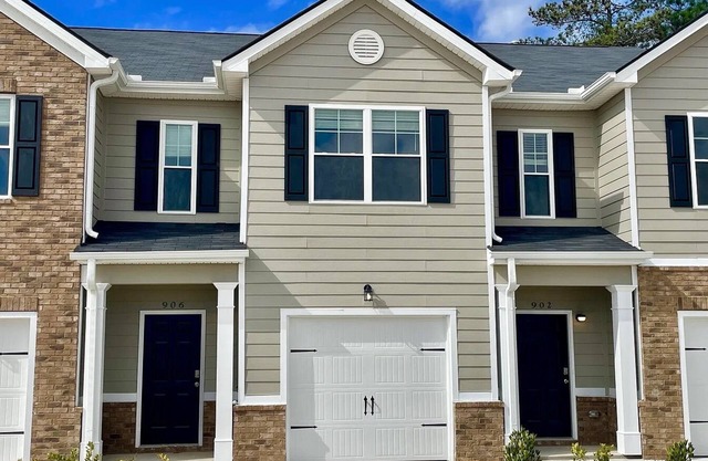 Masters Retreat: Charming 2 bedroom 2.5 bath Townhome Near Augusta National!