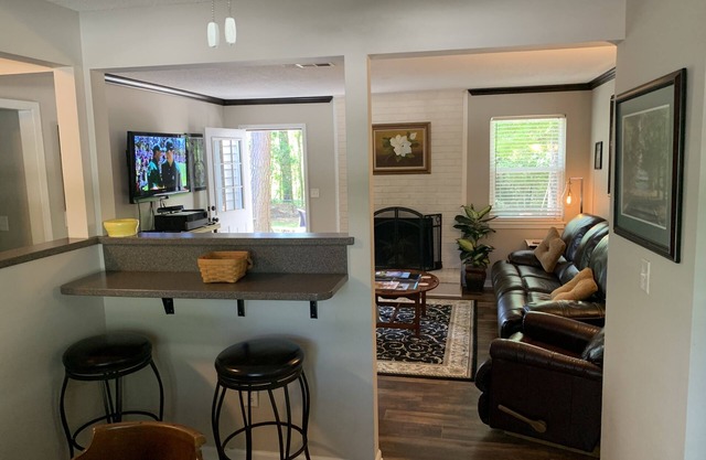 Master’s Week 3Bd/2Ba Only 2 Mi from Free Parking at Master’s ONLY $750!
