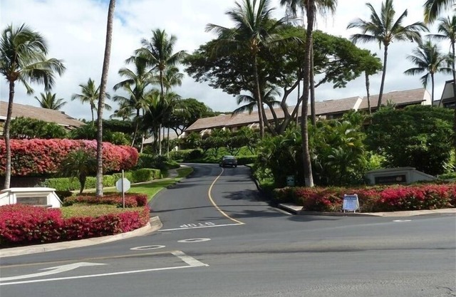 Maui Kamaole CONDO M102 TOTALLY RENOVATED