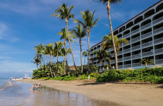 MAUI LAHAINA SHORES #105nOCEAN-BEACH FRONT LOCATION GROUND FLOOR nNO RESORT FEE