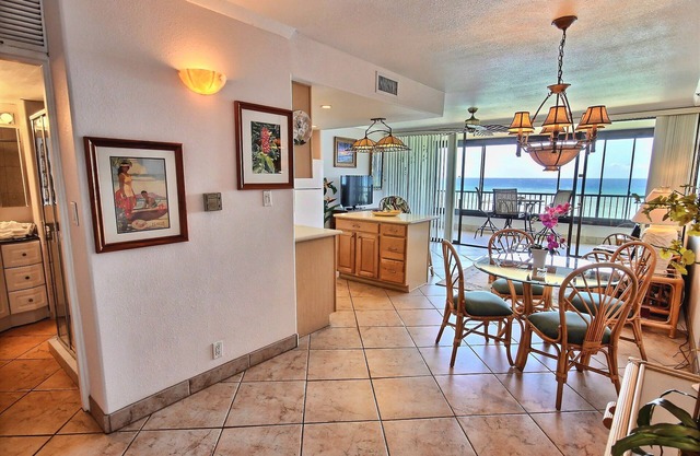 MAUI OCEAN Beach FRONT AMAZING VIEWS AUGUST SPECIAL 245 nightly