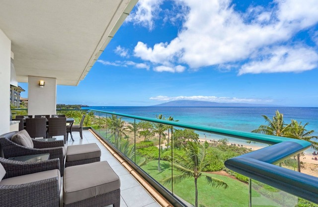 Maui Resort Rentals: Honua Kai – Incredible 8 Bedroom Oceanfront Gem, Over 5200 combined Sq. Ft. w/Built-in Viking B.B.Q.!