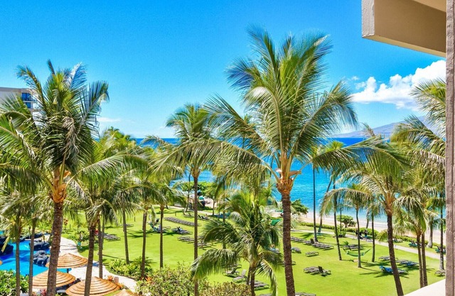 Maui Resort Rentals: Kaanapali Ali'i 362 - Elegantly Remodeled 6th Floor 2BR w/Ocean AND Mountain Views!