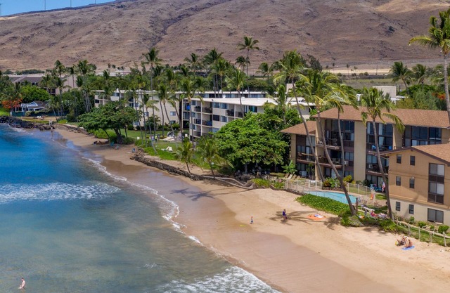 Maui steps from the beach! Remodeled, well appointed.*Hono Kai B9*