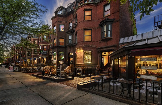 Maverick Suites at 245 Newbury St