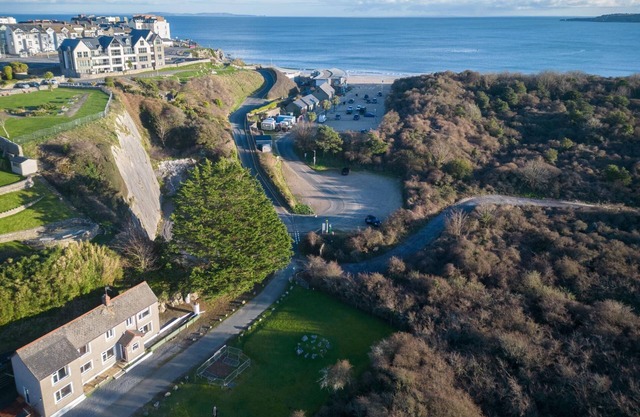 Maytree Cottage - 4 Bedroom Holiday Home - Tenby
